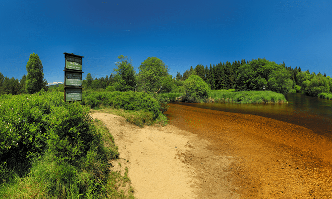 Kniha “VLTAVA - Libor Svacek" - vydani 1., rok 2011 Photographer: Libor Svacek; box@fotosvacek.cz; Mobile: +420 602428001; 