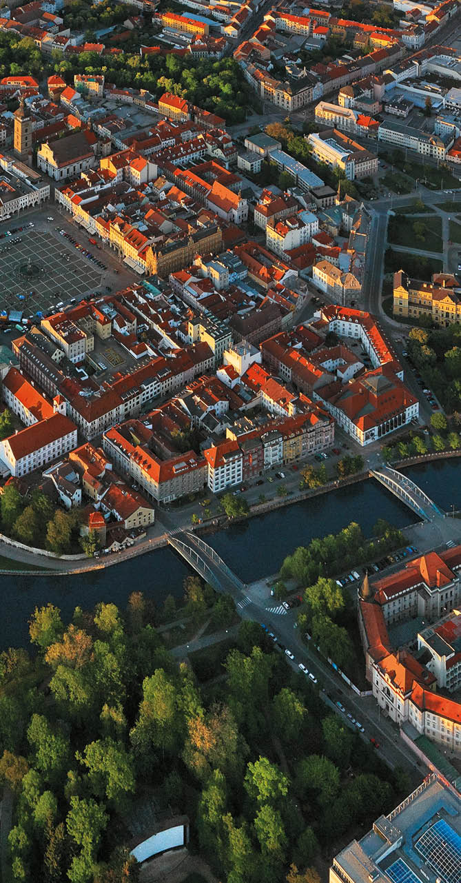 Kniha “CESKE BUDEJOVICE - Libor Svacek" - vydani 1., rok 2012 Photographer: Libor Svacek; box@fotosvacek.cz; Mobile: +420 602428001; 