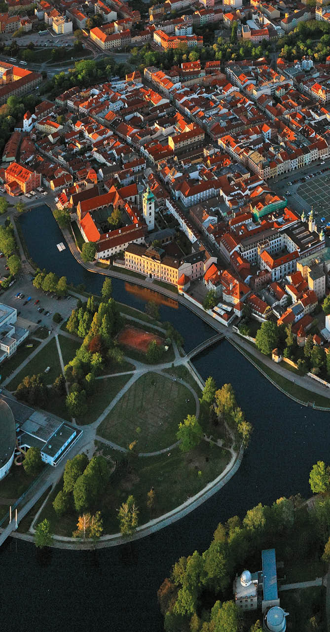 Kniha “CESKE BUDEJOVICE - Libor Svacek" - vydani 1., rok 2012 Photographer: Libor Svacek; box@fotosvacek.cz; Mobile: +420 602428001; 