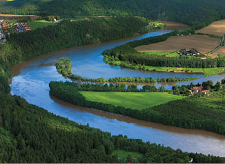 Kniha “VLTAVA - Libor Svacek" - vydani 1., rok 2011 Photographer: Libor Svacek; box@fotosvacek.cz; Mobile: +420 602428001; 