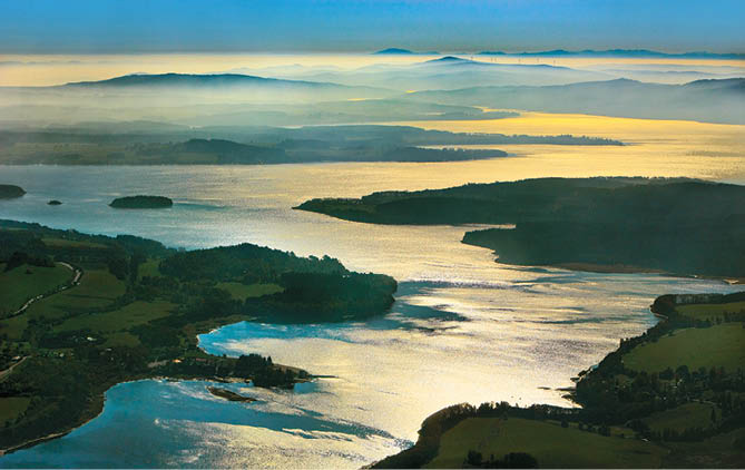 Kniha “ ESK REPUBLIKA LETECK  - Libor Sv  ek" - vyd n  1., rok 2014 Photographer: Libor Svacek; box@fotosvacek.cz; Mobile: +420 602428001; 