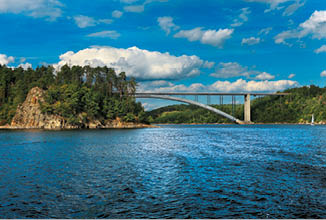 Kniha “VLTAVA - Libor Svacek" - vydani 1., rok 2011 Photographer: Libor Svacek; box@fotosvacek.cz; Mobile: +420 602428001; 